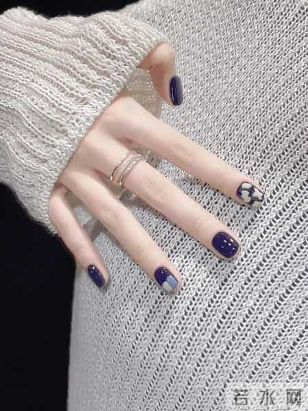 “蓝白碰撞｜指尖的星辰与深海，一眼万年”