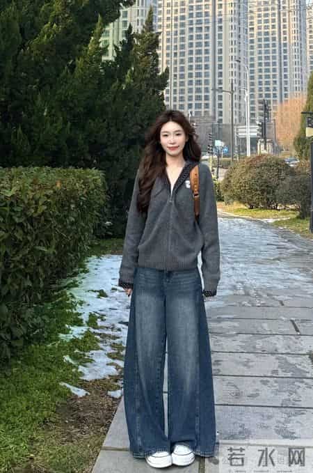 灰色开衫+阔腿牛仔裤 早春松弛感
