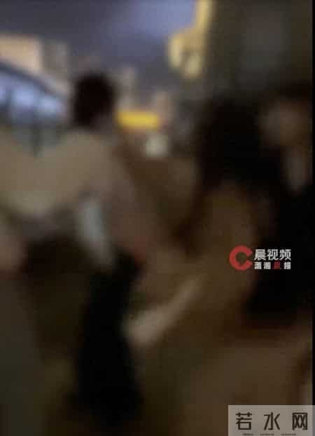 女生被围殴，对辍学未成年施暴者不弃不纵 - 新京报快评