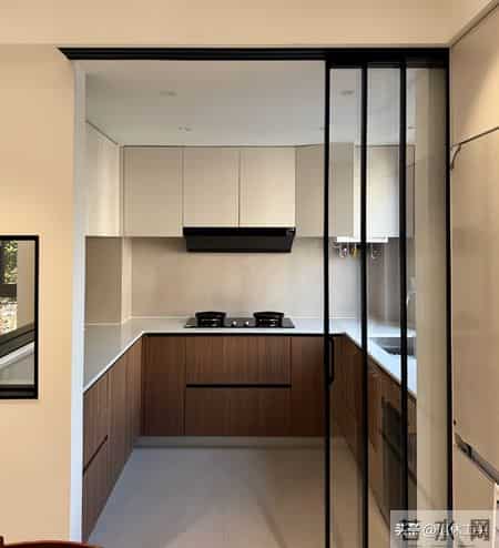 00后的家,厨房早就不装“推拉门”了!现在流行这么做,真高级