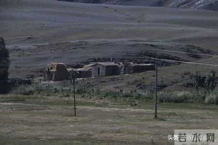 兵团岁月:那年春节,我和老婆在地窝子里贴春联