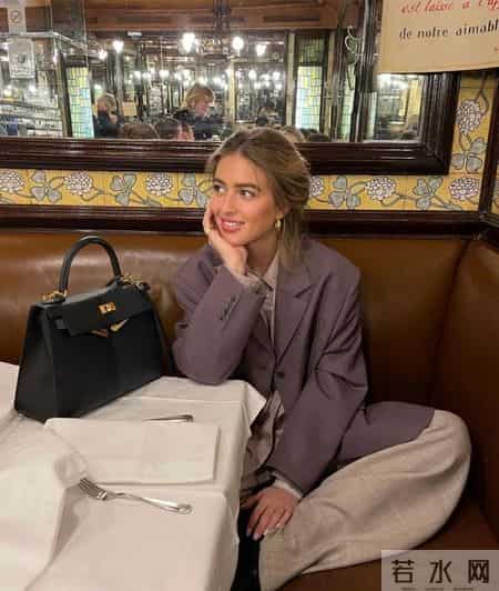 秋冬配色新思路“紫色+灰色”，低调又显贵的神仙搭配，一眼爱上