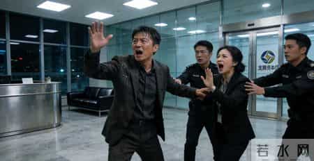 家族聚会我送了300万的传家宝，却被大伯登记在他儿子名下，我当场收回礼物，10分钟后，大伯公司的最大投资方将3000万的投资全部撤回