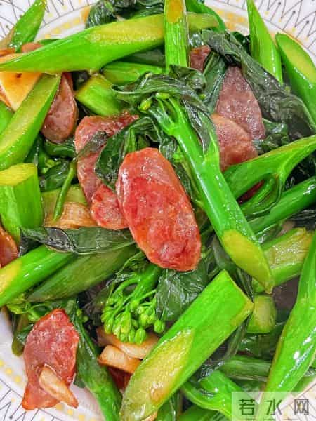 明日立春，中老年别心疼钱，多吃这4样绿色蔬菜，润肠增免疫！