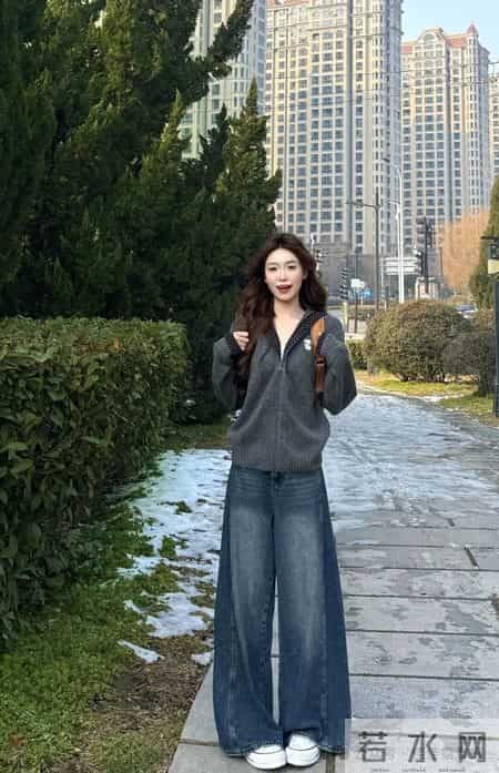 灰色开衫+阔腿牛仔裤 早春松弛感