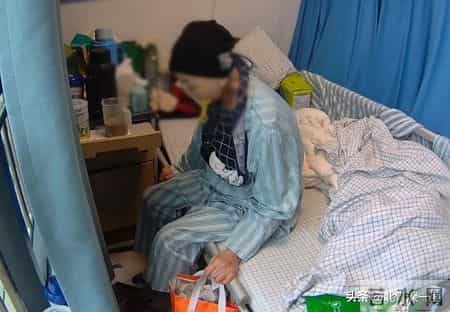 儿子怒斥患癌母亲“碰瓷”之后：守住体面，也放下了“脸面”