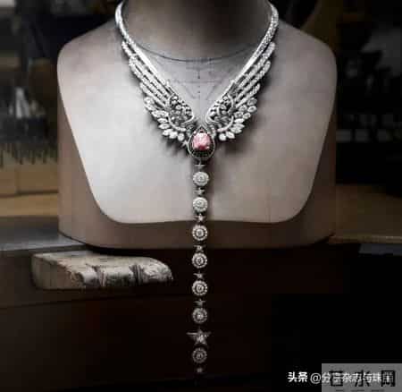 Chanel 香奈儿 Wings of Chanel 羽翼帕帕拉恰蓝宝石项链