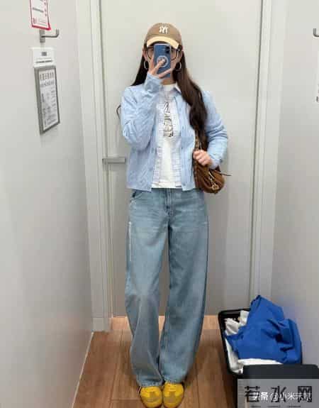 优衣库这件浅蓝开衫，叠穿3层都显白到发光！