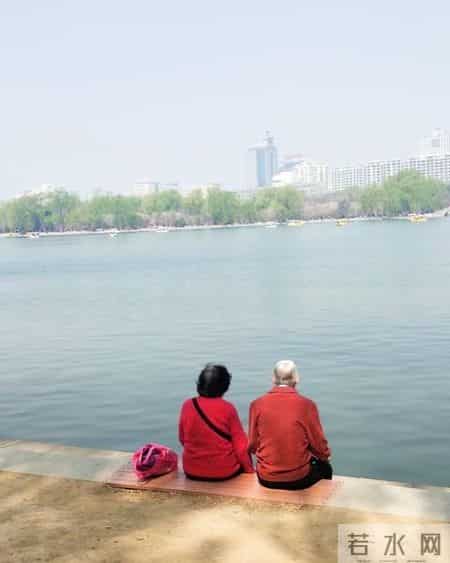 夫妻到晚年还挤一张床的，多半都是这三类人。你是哪一类呢？