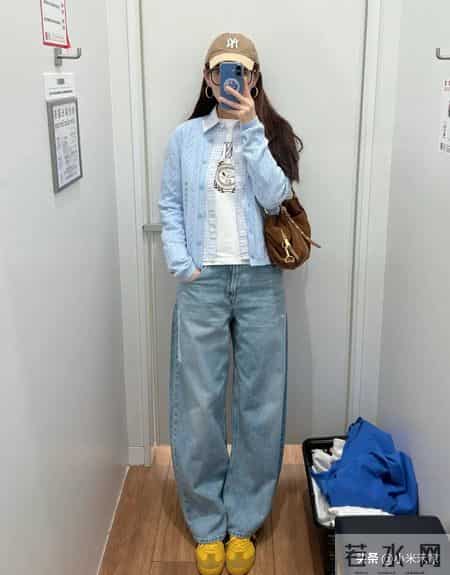 优衣库这件浅蓝开衫，叠穿3层都显白到发光！