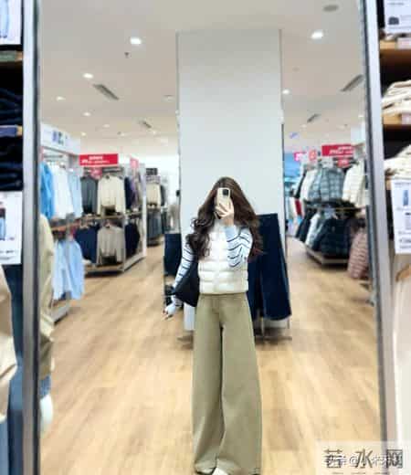 优衣库这条“神仙阔腿裤”！早春搭条纹衫直接穿出miu系千金感