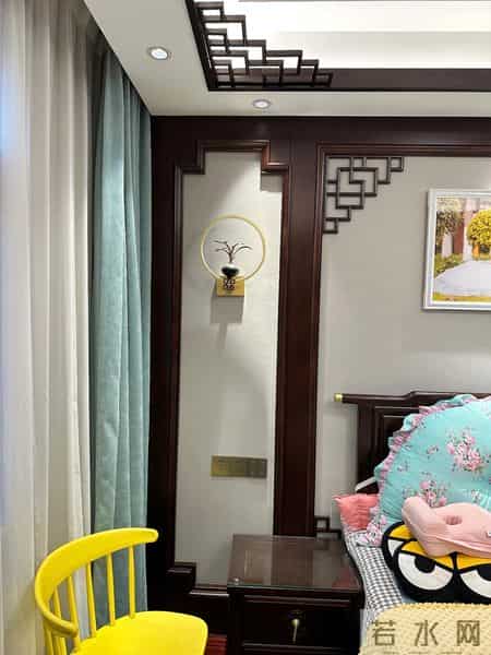 邻居说，你家一看就是有钱人的装修，可能是中式装修显贵吧