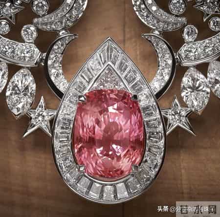 Chanel 香奈儿 Wings of Chanel 羽翼帕帕拉恰蓝宝石项链