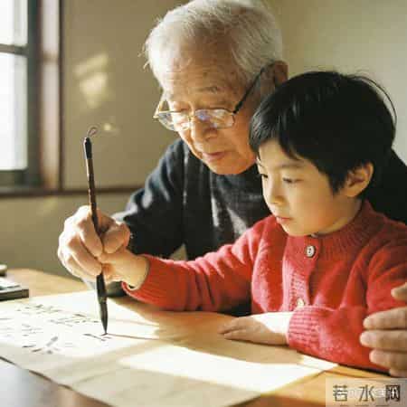 走访百位独居老人后发现：晚年亲情靠不住，9成幸福源于这两样东西