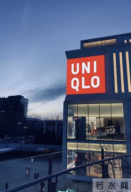 为什么从明星到打工人，都偷偷穿优衣库？