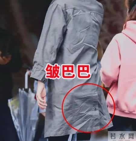 收起你的风衣吧！今年开春流行“短外套+阔腿裤”，既洋气又显高