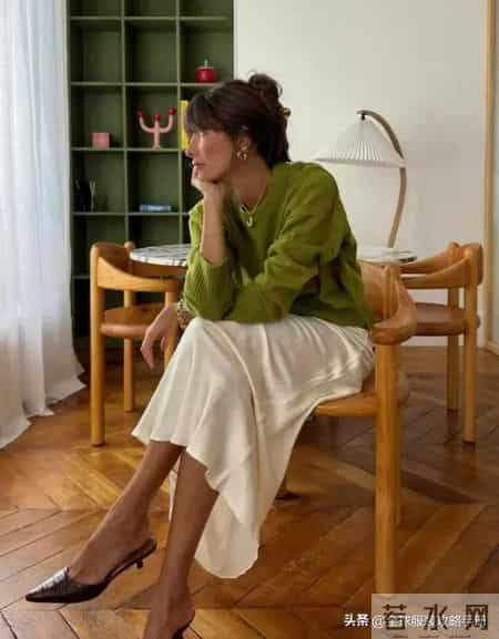 毛衣+裙子，早春最美搭配！