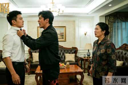 7年前我车祸急需50万，亲弟分文不借，发小卖房救我，如今我身家千万，弟弟却带全家堵门要我给他儿子买婚房