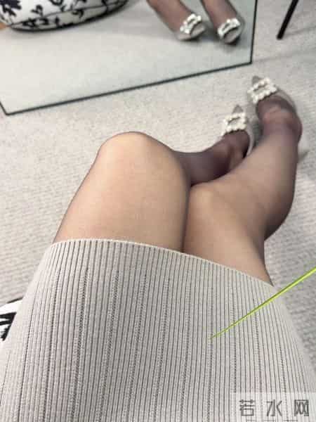 职场穿搭｜墨绿丝绒的高级感通勤