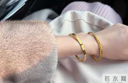 黄金暴跌了，现在还能买吗，金店老师傅说出的真话！