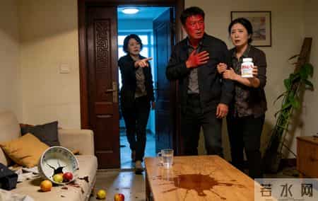 春节我带老公回娘家，他却喊来全家15口人度假，我借口去趟超市，2小时后发朋友圈：已落地三亚