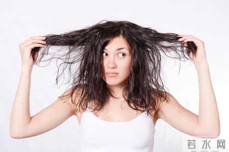 上海一女子用“硫磺皂”洗头，坚持半年后，出现了这4个变化