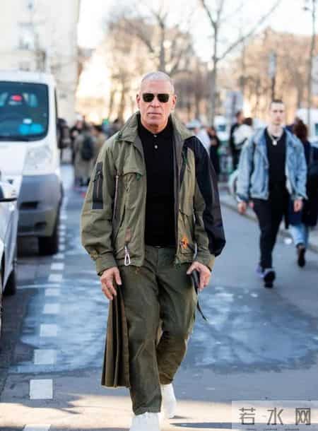 他是我见过最“反油腻”的男人，年龄61身高168，比小鲜肉还会穿！