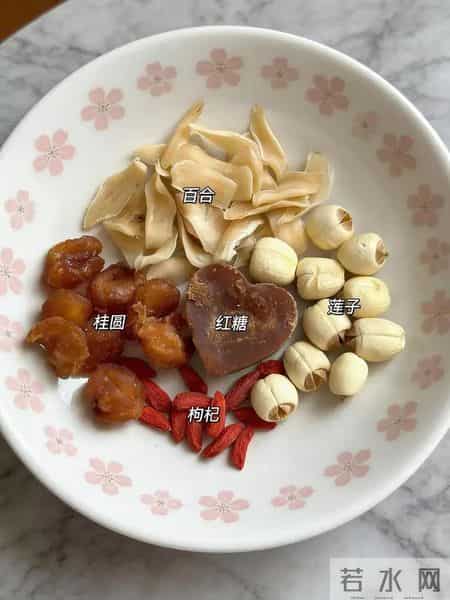 建议女人不要太节俭，常吃这3样，补充雌激素，皮肤光滑气色好