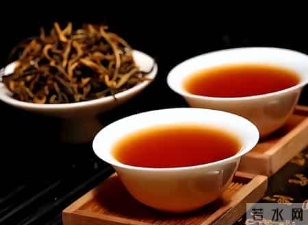 红茶被点名！消化科医生：肠胃不好还常喝，小心带来这5个影响